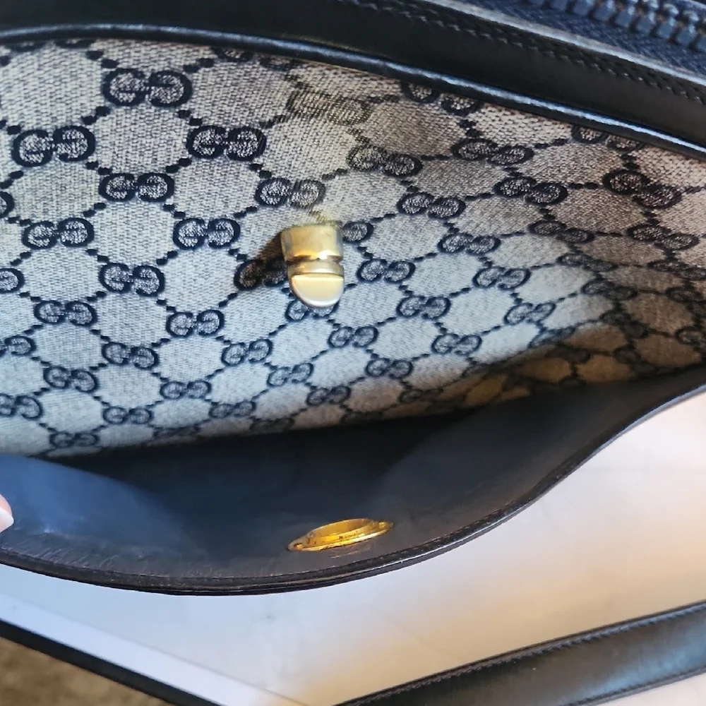 Vintage Gucci Monogram Black and Cream Shoulder/Crossbody Bag- Horsebit Details - Picture 13 of 16